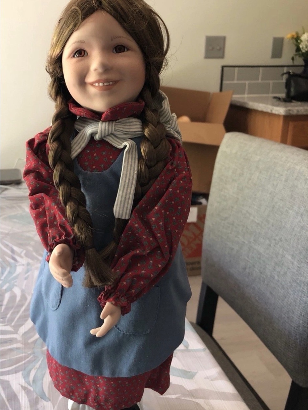 Ashton Drake Laura Ingalls, Little House On The Prairie Doll With Stand - 16”